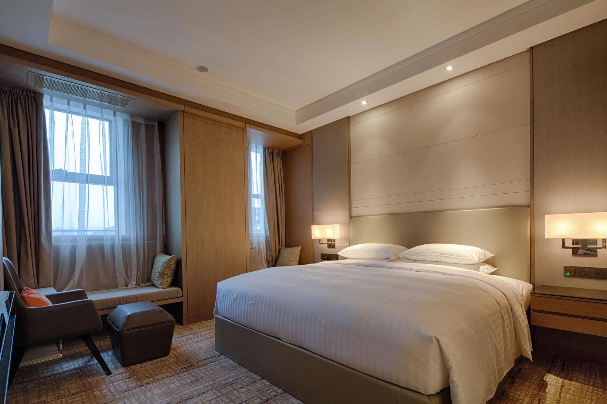 Courtyard By Marriott Xinchang Exterior foto